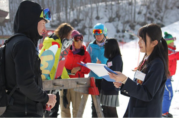 highschool_地域と交流する若者