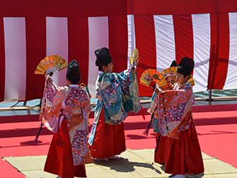 こすもっぺ祭りの様子